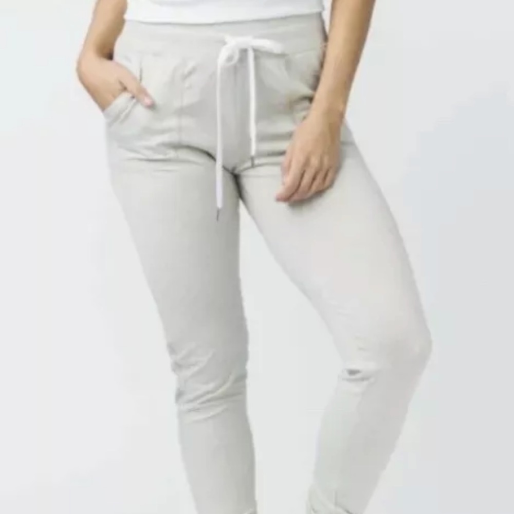 Zyia 🌙 Cozy Oatmeal Joggers pants sz Medium, NWOT